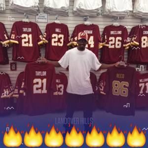 Meet your Posher, Larry